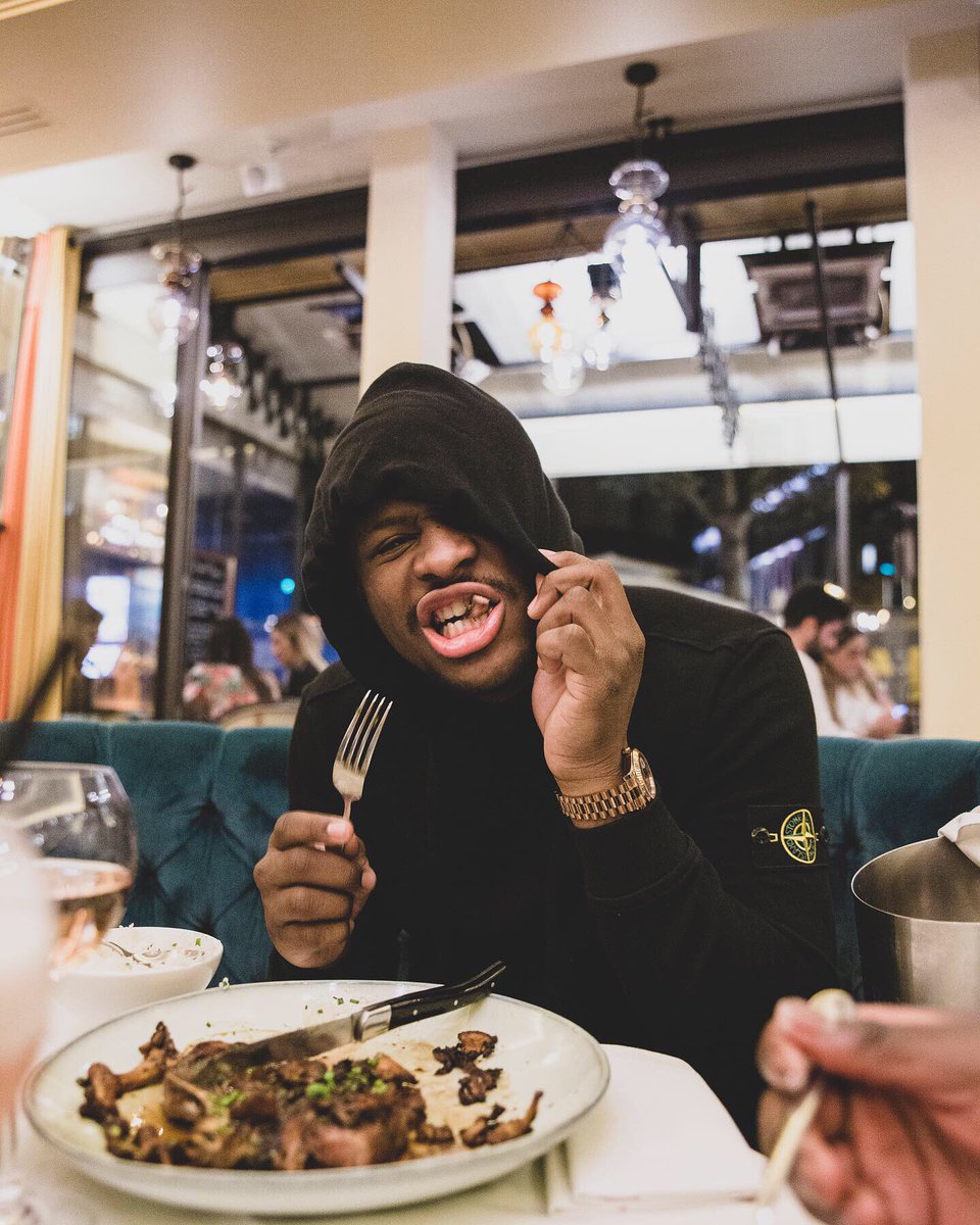 Robinhonove's tweet image. Don't see no Suburbans, who spinnin'? ✨#photooftheday #dribo  #4PP