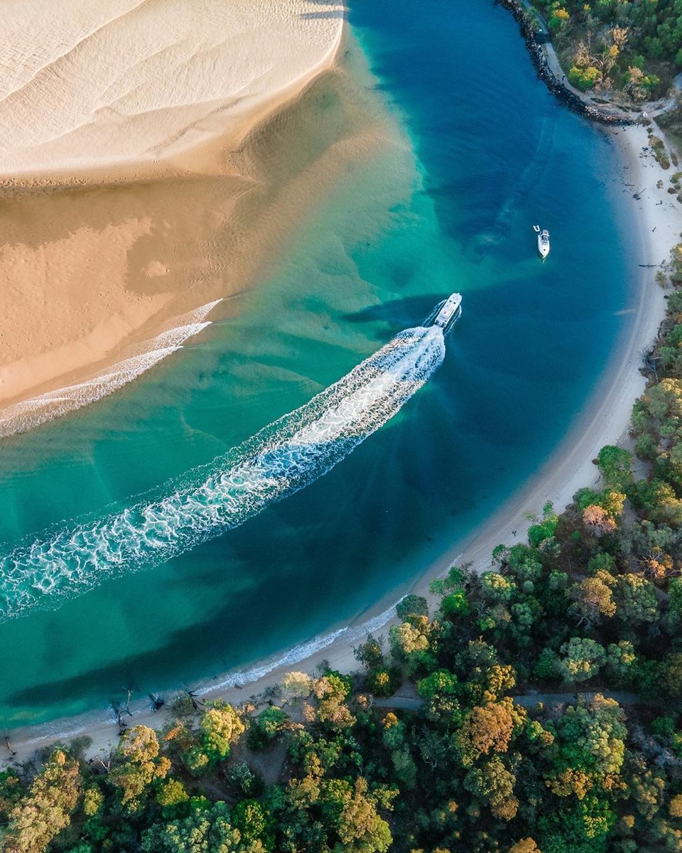 noosa's tweet photo. Say holla to the #NoosaRiver, spring morning rays and endless Noosa blues here in the #Biosphere 😍 💙 If you're thinking "Take me there" 😆 our mates at Ig/oboathire have got you covered! 🚤 #EnterTheBiosphere with @lj_scapes https://t.co/bSqHrZFUA2 https://t.co/UAEDl6SunV