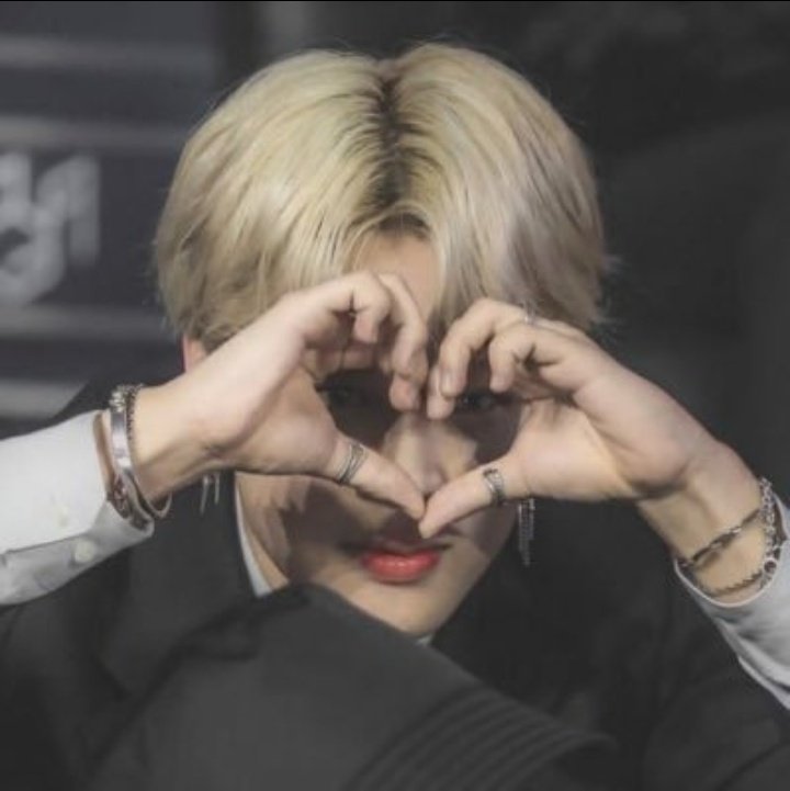 love_JK_0613's tweet photo. #아미트친소
얼마전에 계정팠는데 부끄럼많아서 안들어오다가 오늘 들어온 트찐이랑 친구하장 •••🤍 https://t.co/RZmXVIXaXa