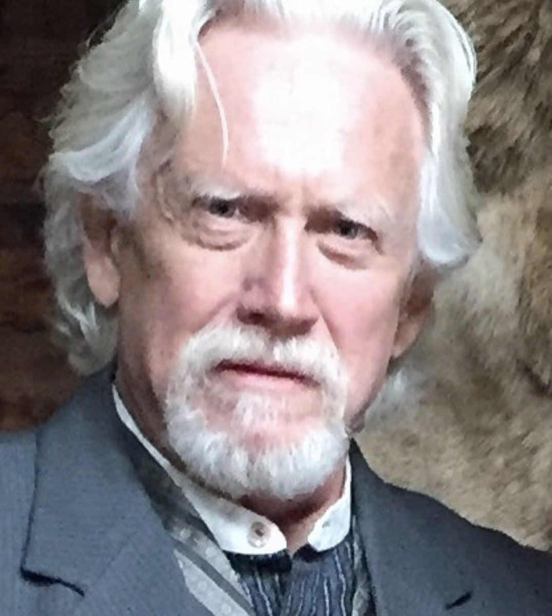 vanadiss_es's tweet photo. El súper actor internacional @Bruce_Davison se encuentra en España grabando la serie #glowanddarkness concretamente hoy rodando en Burgos, en Enero se estrenará la primera temporada! https://t.co/Zs3Q5Fq5F3