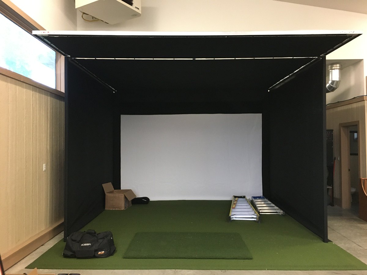 ForesightCanada's tweet photo. Our custom simulator solutions are the best in the business.  We can take any room you have and build your dream simulator.  Our GCHawk is the perfect solution to allow for Left and Right handed play automatically. https://t.co/ye8mHZB5RB