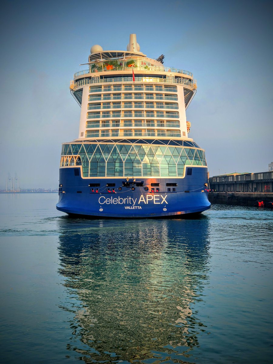 Celebrity Apex makes her first port call and maiden arrival into Southampton this foggy morning @CelebrityCruise @CelebrityUK #CelebrityApex @ABPSouthampton