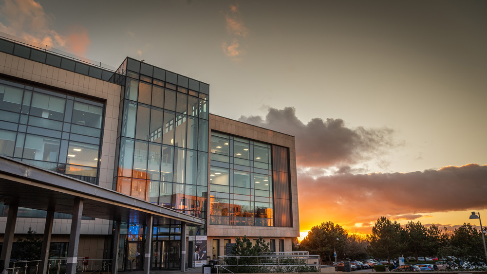 UniofBath's tweet photo. The nights may be drawing in, but we are loving the golden sunsets and crunchy leaves underfoot on campus! #AutumnEquinox 🍂 https://t.co/vTYgLMWbqr