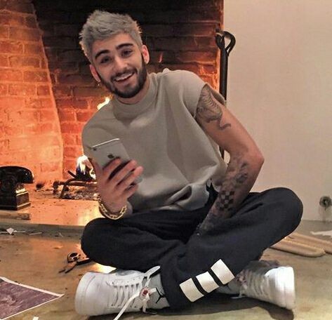 pictures of zayn malik that give me serotonin ; a necessary thread