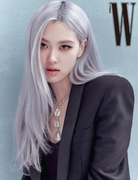 tuesday, 22 sept 2020: #ROSÉ for W Koreaalso how her interview got me in tears. i'm so proud of what she has overcome to be here!