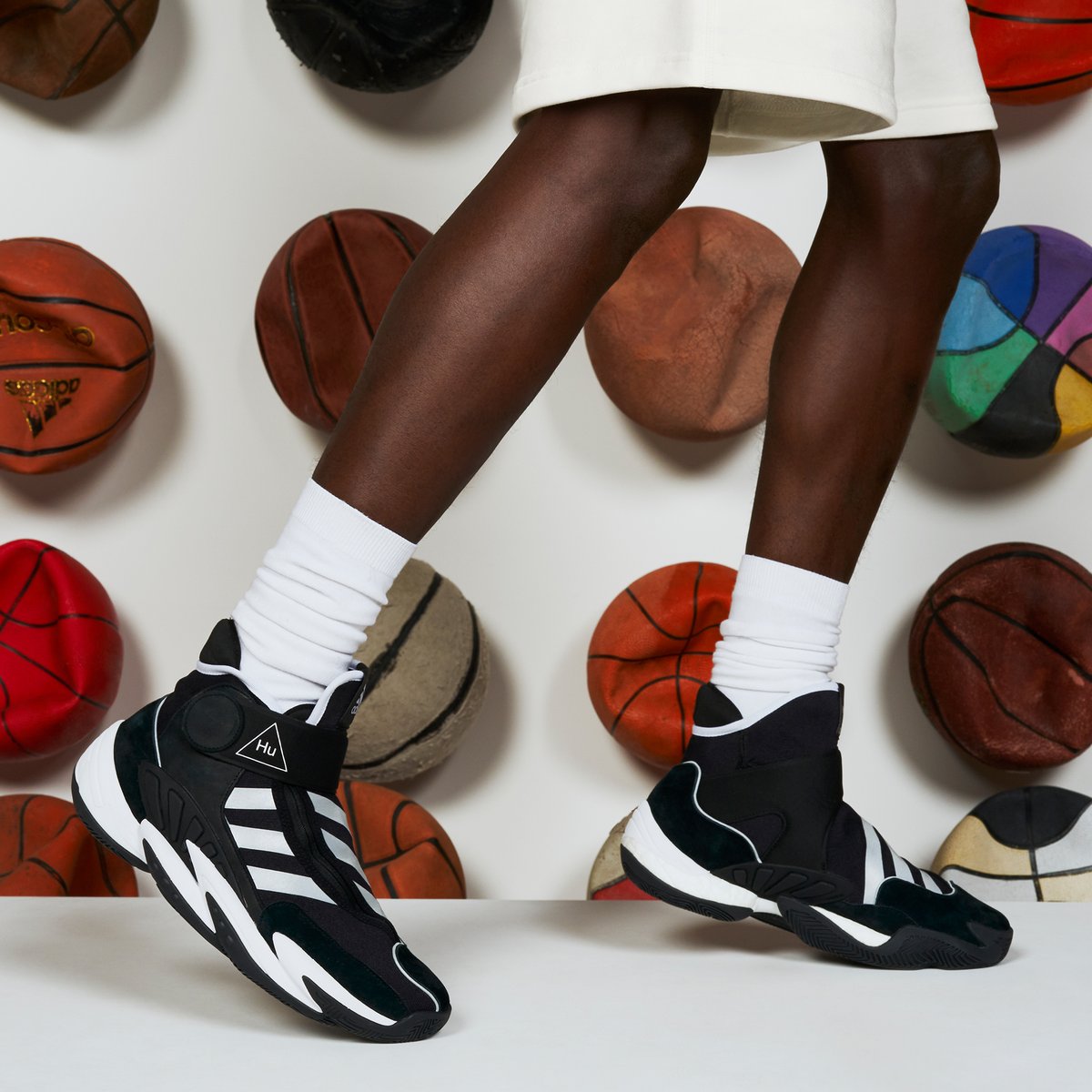 adidasUK's tweet photo. This season, @Pharrell returns to basketball with two striking new colour updates to the PW 0-60 sneaker. 

The campaign's been created in collaboration with artist Tyrrell Winston bringing together the worlds of art and sport. 

Arriving 26th September: https://t.co/fNA2ndkZ95 https://t.co/OB5DtK0Gmr