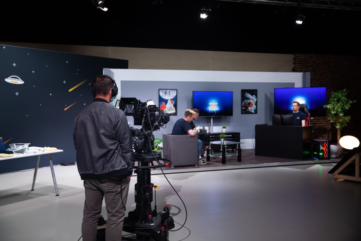 QibbCMP's tweet photo. Thanks for a great @thegamevasion by @freaks4ugaming
and @I3Agency and more than 80 hours of #gaming and #eSports #LiveStreams featuring @RocketBeansTV @hobupload @maximmarkow @rewinside @Trymacs_YT
 and our favourite #cloud playout automation q.air!
https://t.co/X8SkyCWbaN https://t.co/2LQ6K0oNEs