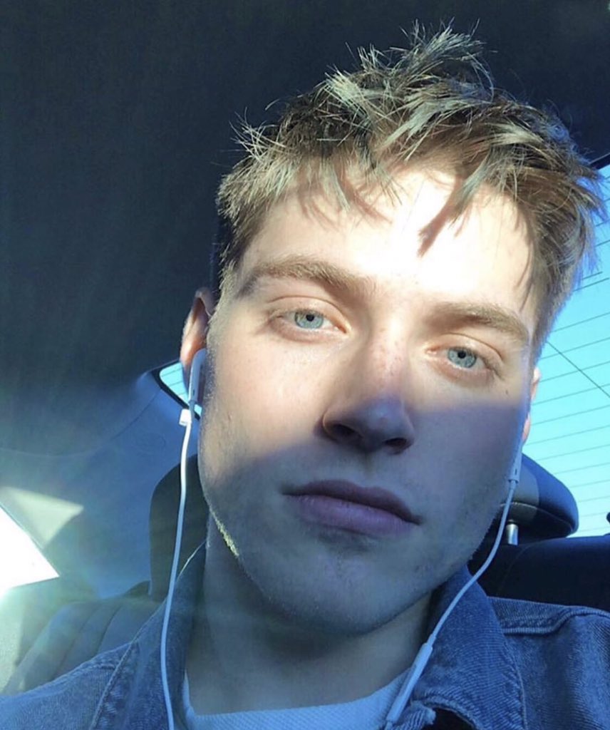 vanillaswaan's tweet photo. #28
You are, and have always been,The BEST PERSON in the World.💙
@froynextdoor
#FroyGutierrez #Froylan #FroYan https://t.co/FcwcERwQrc