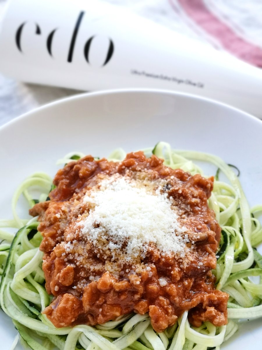 edooliveoil's tweet photo. 🤩Tasty food can be synonym of Healthy Lifestyle!

🍝Our recipe for today is Zoodles (Zucchini Noodles) with Home-made bolognesa sauce topped up with ed'o PURE and Parmiggiano cheese for an extra boost of flavors.

#edooliveoil #oliveoil #evoo #aove #healthyfood #pastalovers https://t.co/ETCf7ICEpc