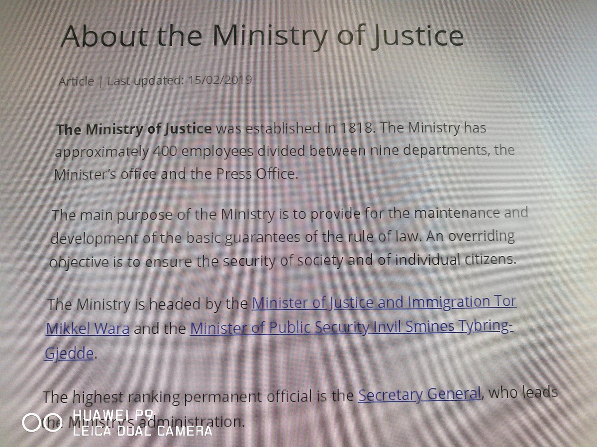 Skulle bare dobbeltsjekke korrekt omtale av <a href="/Justisdep/">Justisdepartementet</a> på engelsk, og vipps havnet jeg her, «sist oppdatert 15. februar 2019», der de som nå møtes i retten som vitner/fornærmet/støttespillere er oppført som ministre på hver sin post 😬 #tidsmaskin #vijobberskjult #samrøre