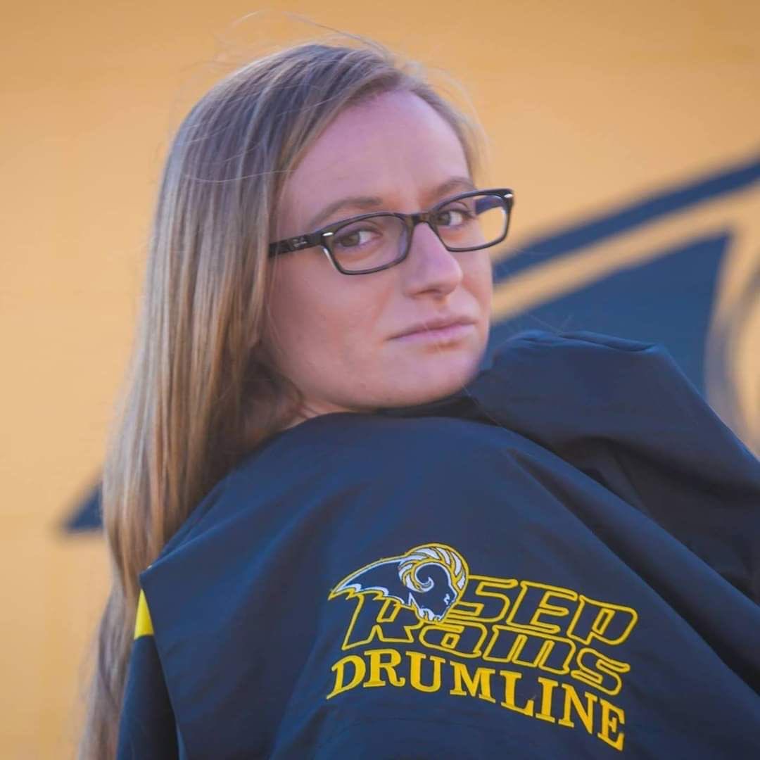 pmbdrumline's tweet photo. Starting off this week’s spotlights... Mikayla!

Name: Mikayla Warrick
Hometown: Pella, IA
Major: English Teaching
Year at UNI: Junior
Year on the drumline: 3rd year
Instrument: Frontline/Cymbals
Favorite part about being on the drumline: Drumline/Frontline get togethers https://t.co/fuYWALgwr7
