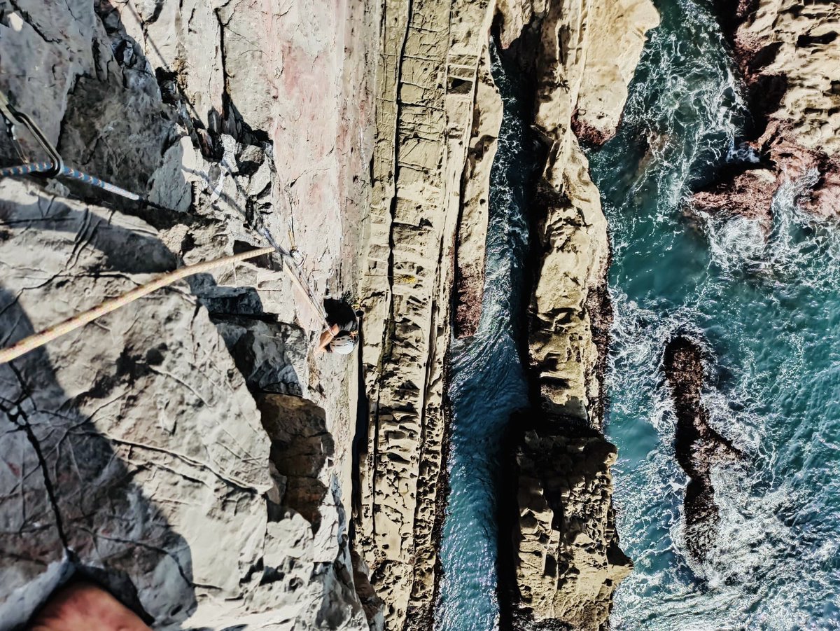 aretecentre's tweet photo. Making the most of the sunshine with a small Arete team climbing trip to #stackpole and The Range #southpembrokeshire
.
.
.
#seacliffclimbing #seacliffs #sea #rockclimbing #sunshine #pembrokeshirecoast #ropes #gettingoutside #freshair #seaview #gettingoutoftheoffice https://t.co/M9cwtBHBjq