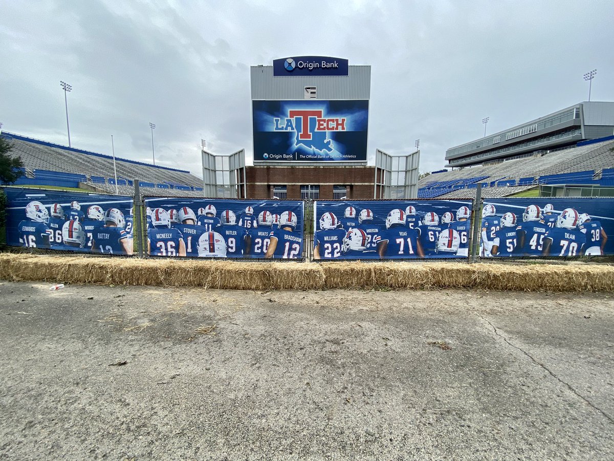 LATechFB's tweet photo. The newest addition to our 🏠 

Thanks to everyone who voted for our Bulldog Legends Banner!

#EverLoyalBe | #WeAreLATech https://t.co/Bq6cUbmBly