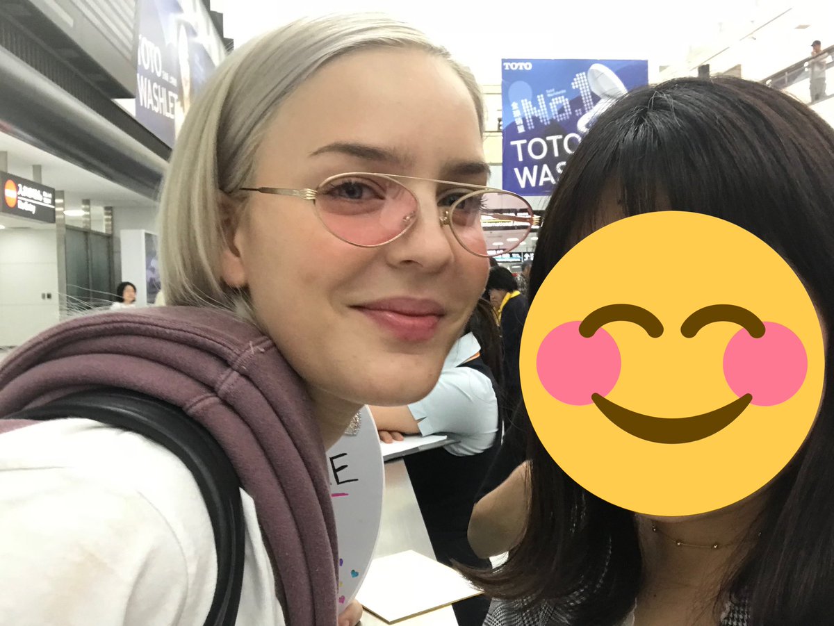 BELLAxoxoJAPAN's tweet photo. @AnneMarie It was my 23rd birthday yesterday🥺🎂　can I get a reply from you?? I saw you 2 times in Japan and I really miss you 😢💗 https://t.co/gKCzsykPW5