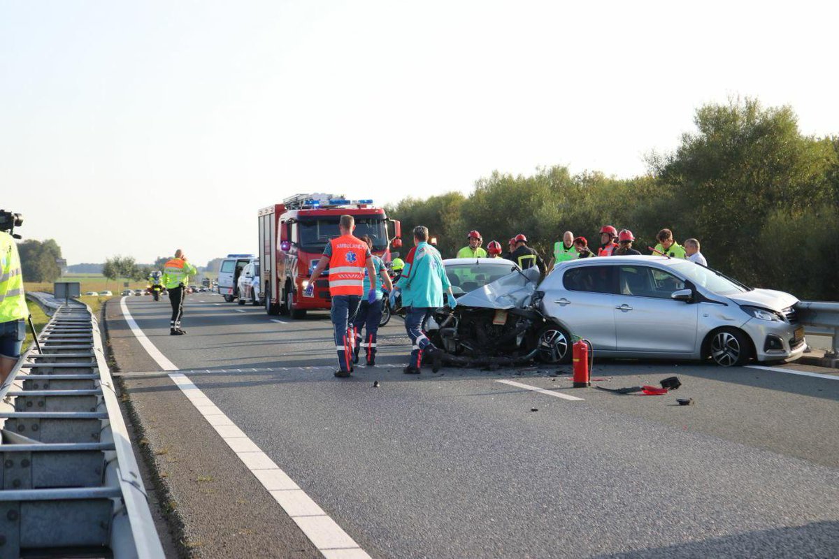 N33 afgesloten na tweede verkeersongeval met meerdere gewonde - #Groningen -..