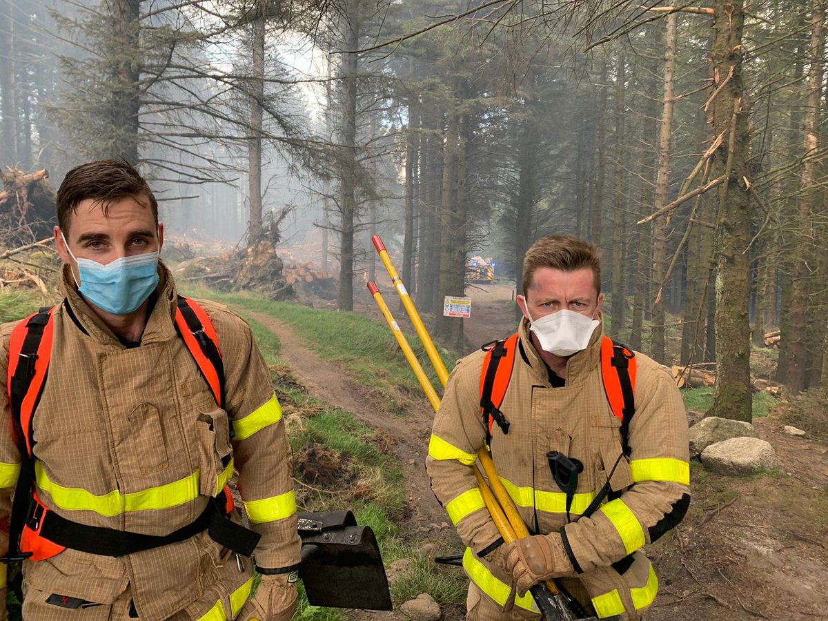 DubFireBrigade's tweet image. Firefighters from Rathfarnham fire station dealing with the gorse wildfire on @DubMountains this afternoon. Smoke was visible in the area. Crews used gorse beaters and backpack sprayers to extinguish the fire #Dublin #fire #DLRCC