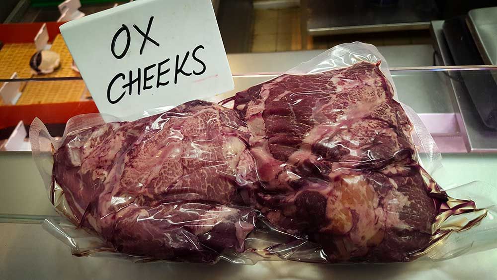 It's officially #Autumn so time to think about some slower food for colder days. Start here with Ox cheeks (A.K.A. beef cheeks) cook low and slow for the best results. Just add some creamy mash potatoes and you have a really tasty, rich, comforting meal. bit.ly/2QkZJpy