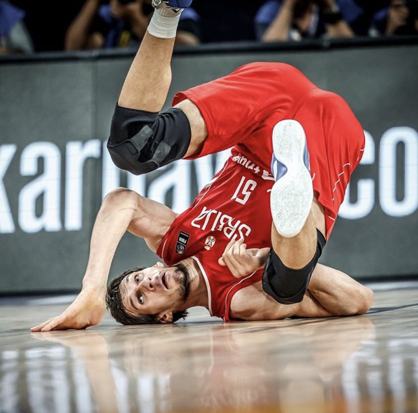 FanDuelSN_SW's tweet photo. Happy #FirstDayofFall from @BobanMarjanovic 🤣🤣🤣 #BobiContent

📸: @FIBA 

#MFFL | @dallasmavs https://t.co/lkT8NlhmHZ