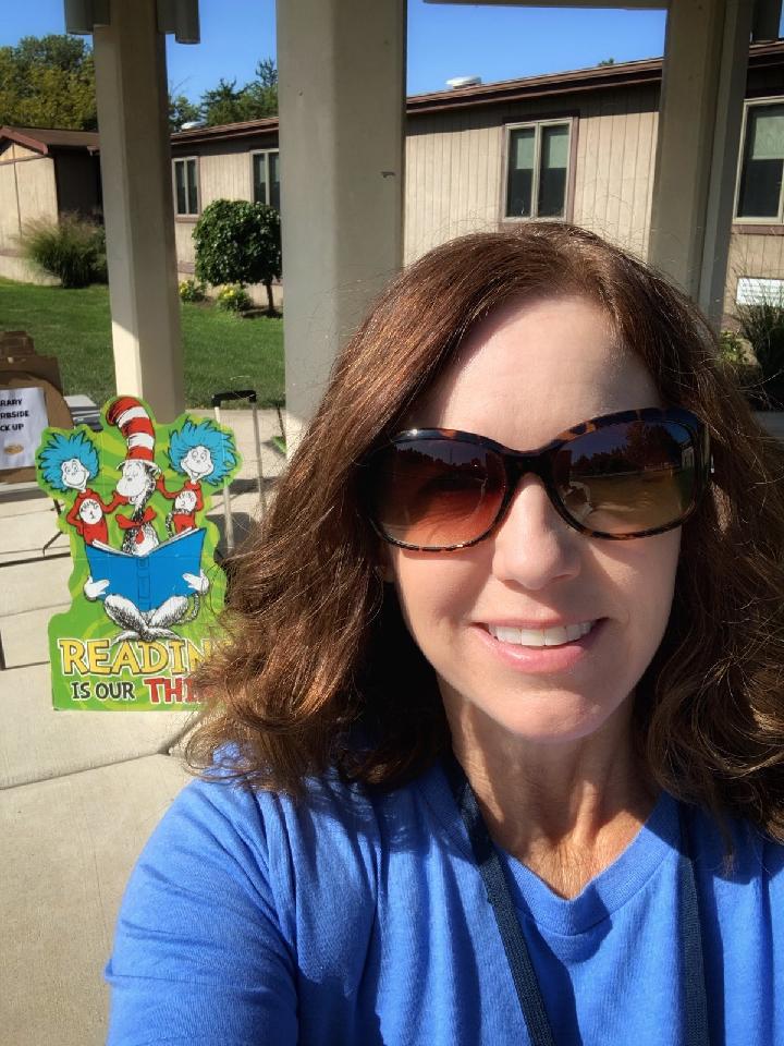 jroth080's tweet photo. #Librarycurbside is happening RIGHT NOW @NWElementary! Recognize this smile?! It is Mrs. Coyle, our amazing library processor. Way to go @NPSD for finding a way to get #books in our student's hands. #npstrong
#LiteracyMatters #kidsdeserveit #psla #nwbragtag https://t.co/vBsRQIpKmL