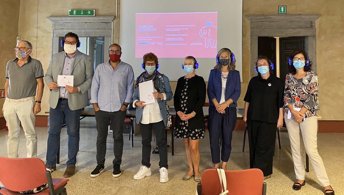 GibelliTiziana's tweet photo. A #Udine per #BestiarioImmaginato con #Damatrà e sindaci e assessori di #Colloredo #Fagagna #Martignacco #Pagnacco #Remanzacco #Moruzzo #SanVitoFagagna #Tavagnacco che partecipano al #CongressoDeiBambini ❤️dove i bambini di @regioneFVGit imparano che #conoscenzafaviveremeglio https://t.co/Ytdb8Aifqj