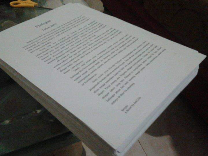 AdorkableWriter's tweet photo. Sebuah utas untuk mereka yang percaya pada kekuatan mimpi mereka.

Catatan perjalanan #YangTakKunjungUsai dari awal ditulis sampai terbit.

From this                    To this
2012                            2020 https://t.co/edU52Opq6p