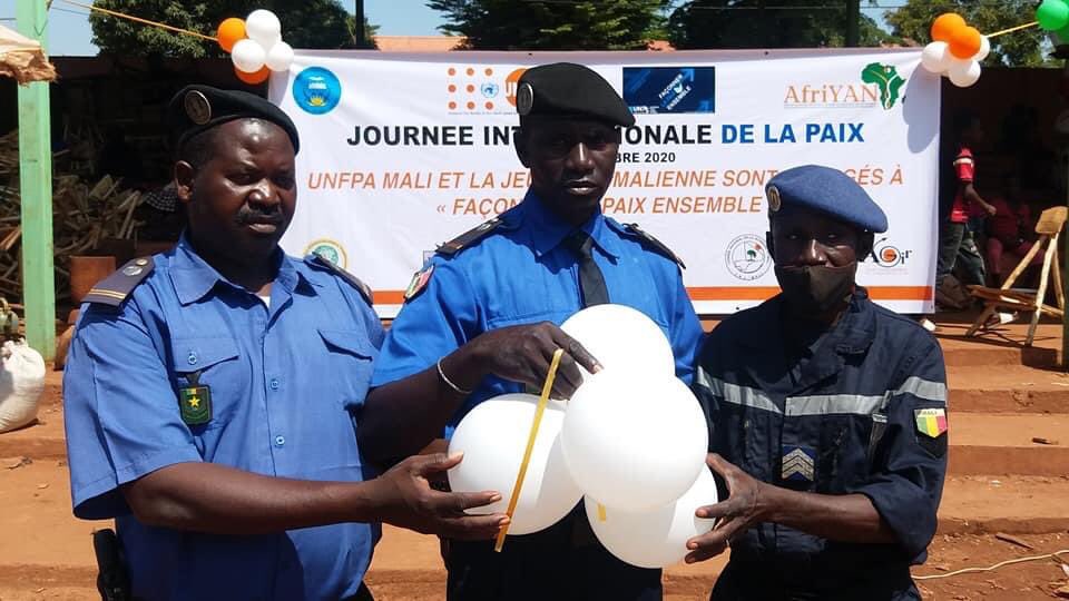 #PutYoungPeopleFirst: le Mali aussi s’engage pour éradiquer et instaurer la paix définitivement au Sahel. Excellente mobilisation <a href="/mabinguengom1/">Mabingue Ngom</a> <a href="/UNFPA_WCARO/">UNFPA WCARO</a> <a href="/AfriYAN24/">AfriYAN WCA</a> <a href="/eugene_kongnyuy/">Eugene Kongnyuy</a> <a href="/HafizouBoncana/">Hafizou Boncana</a> <a href="/MaliAfriyan/">AfriYAN Mali</a>