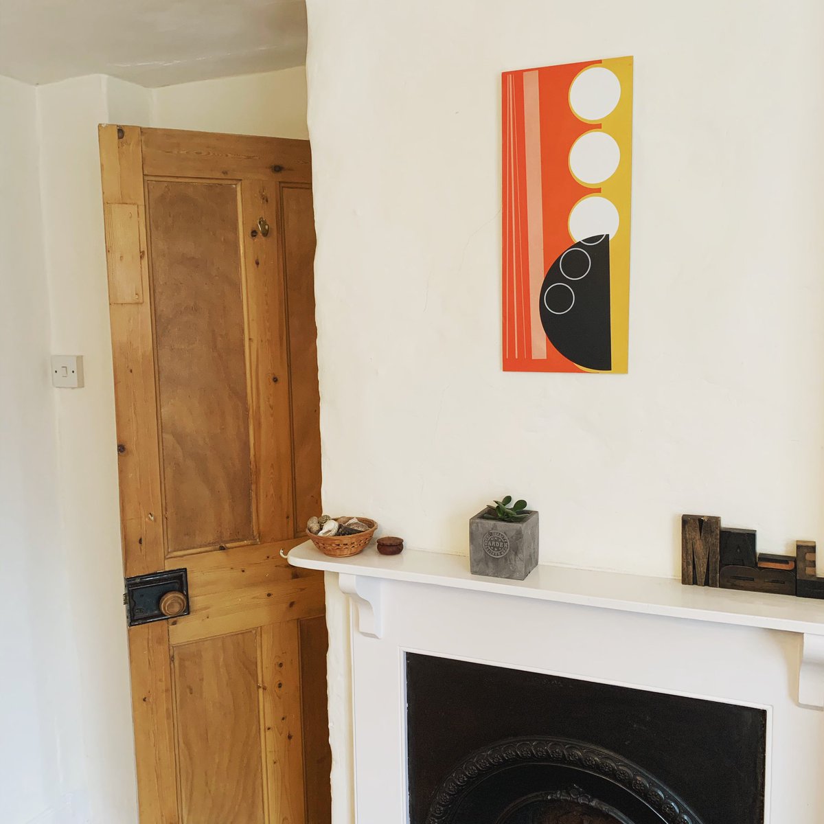 Don’t forget my aluminium prints can be hung inside too...this piece isn’t very big but looks lovely above the fireplace here. #aluminumart #abstractart #geometric #colour #cornwall #yellow #grey #orange #autumnalcolours #autumnequinox #autumn