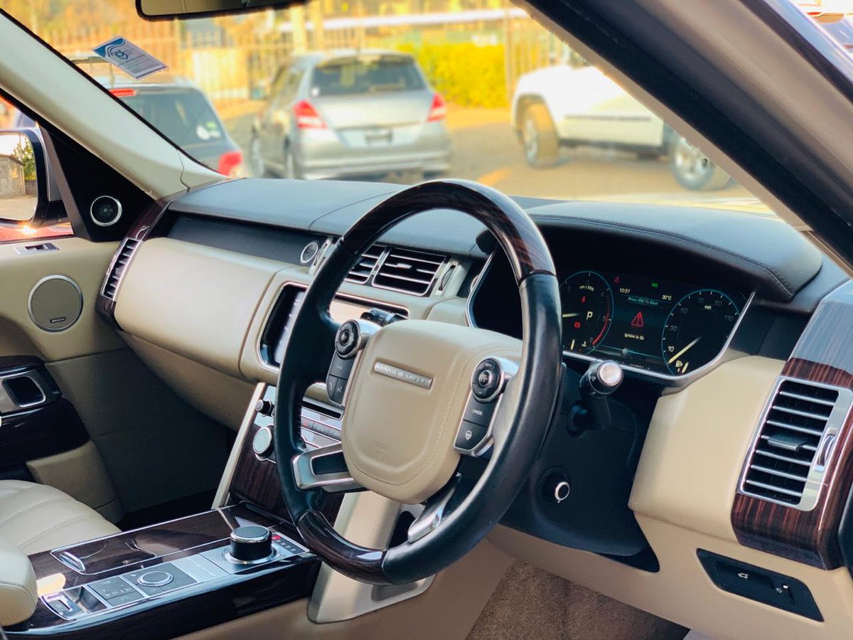 AutosHampton's tweet photo. Range Rover Vogue SD V8 Dynamic, 2014, Metallic Gold, Full Panoramic Roof, Beige and Brown Leather Seats and Interior, Nav System, State of the Art Entertainment System, 4400cc,  Supercharged Diesel Engine, Multi-Function Steering Wheel, Chrome Wheels, #RingtonesRangeRover https://t.co/ja2W4G8f7v