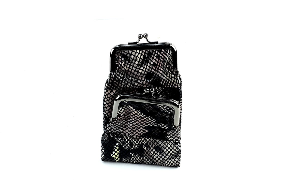 RivetBurr's tweet image. Black python cigarette case with twist clasp, Vintage style coin purse, Snake print pouch for purse, Vape pen pouch, Travel pouch for women tuppu.net/6a29520 #RivetandBurrLeather #Etsy #BlackPythonCase