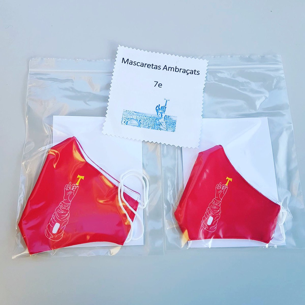 ambrasonvas's tweet photo. A partir d'avui, podeu comprar la mascareta més teclera! Es xulisima!!! Per adults i per kids.
La podeu aconseguir a la @trilltgna 
Us esperem!

#mascaretespersonalitzades #covid19 #SantaTecla2020 #sompujada #sombaixada #ambraçats https://t.co/QQrOuoVMkK