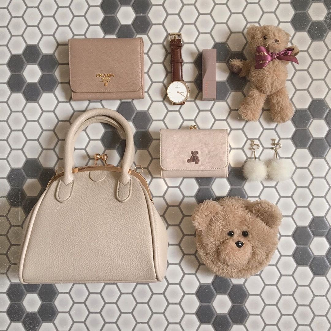 soirée bag お陰様でラスト一つとなりました💄

秋に向けて小ぶりでビンテージな雰囲気のバッグをお探しの方は是非◎

📌4480yen