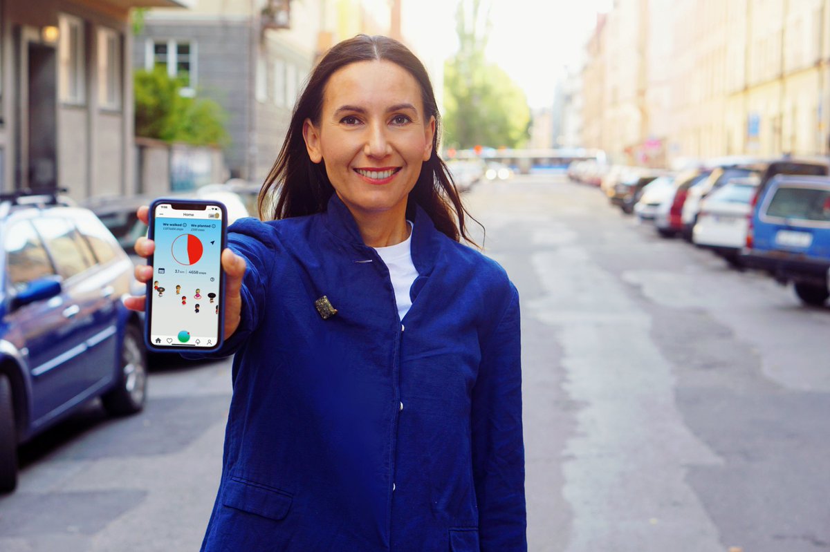 Start the day with a smile, and continue with a walk to work. 👣💙Join us in raising awareness of air pollution on World Car Free Day. 
Walk instead of using a vehicle to reduce emissions. 💚🌍

#TakeStepsForOurFuture 
#WorldCarFreeDay #10stepstomars #walktowork #noairpollution