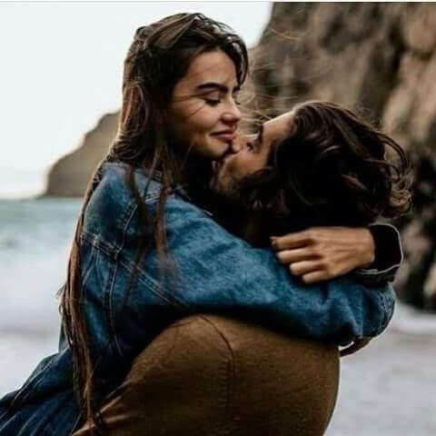 samyshaker111's tweet photo. الانثى موسيقي الحياه 
فمن لا يعرف العزف
فليبتعدعن غصون الياسمين.
إن كنت لا تعلم كيف تعشق
فـ تعلم لغة الياسمين ، تعلم لغة
الأنثى الشرقية https://t.co/Zd47MVqjCs