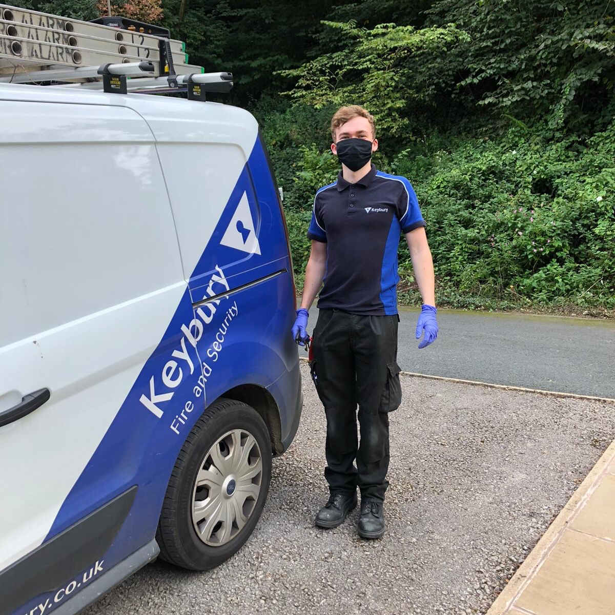KeyburyFS's tweet photo. ☑️ Mask
☑️ Gloves
☑️ Smile
We’re taking those little extra steps to help to keep our customers and our team safe. 😄
#socialdistancing #keepingyoursafe #homealarmsystems https://t.co/RkKpiBbt6Q