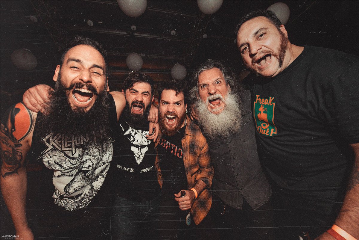 🛸 Queremos agradecer a todos por el apoyo que nos brindan siempre, felicitar a los amigos de <a href="/Carajoweb/">Carajo</a> por la obtención del premio. 
Salud 
Vamos !!! 
•
@premiosgardel #Gardel2020 #LosAntiguos #OroParaLasNaves
•
📸 <a href="/JaviFotoman/">Javier Rogoski</a>