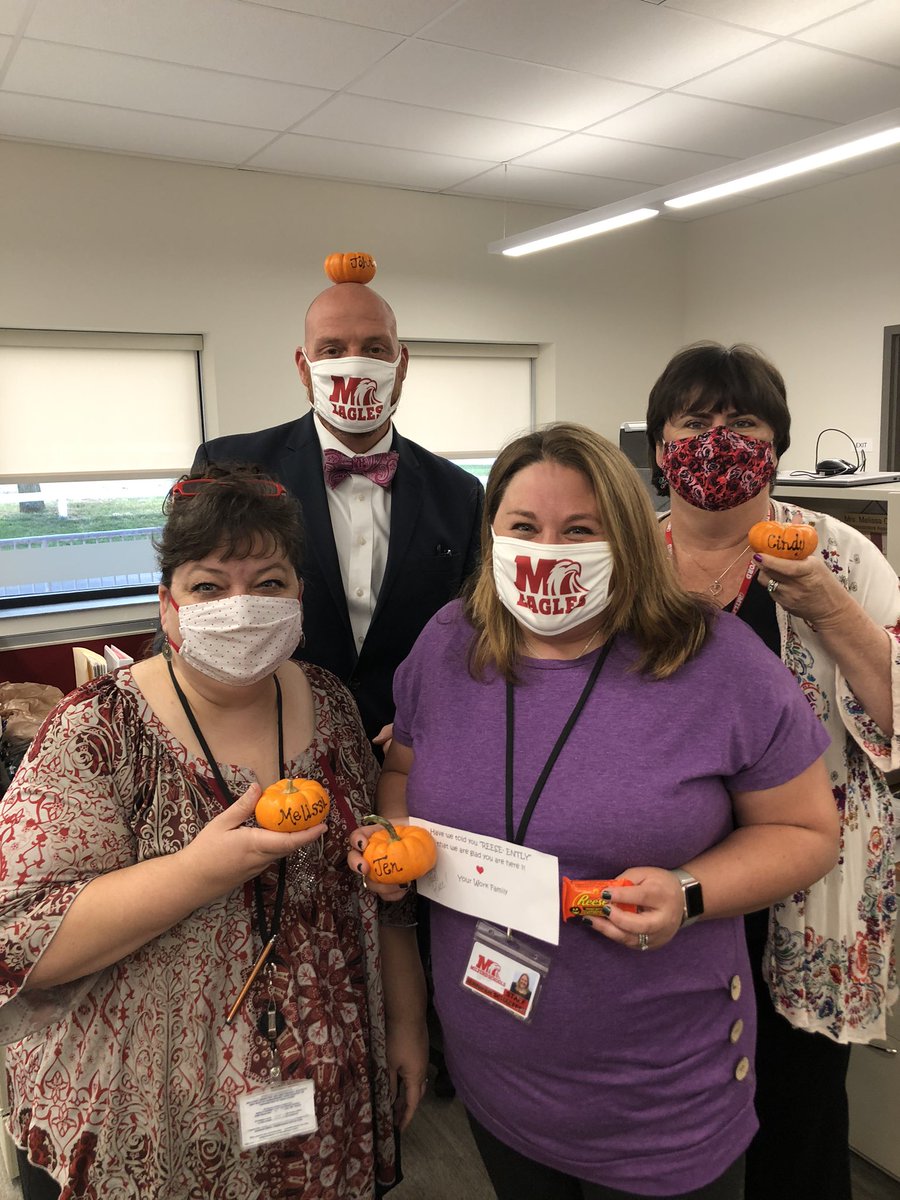 jennieberkley's tweet photo. Happy Fall, Y’All! 🍁🧡 What a good day for a little pick me and a reminder that we appreciate the work that our @Milford_Schools Central Office Support Team #COST does everyday! #ReesesPumpkins 🎃 #MilfordMeansAll https://t.co/Szl5e5nSM7