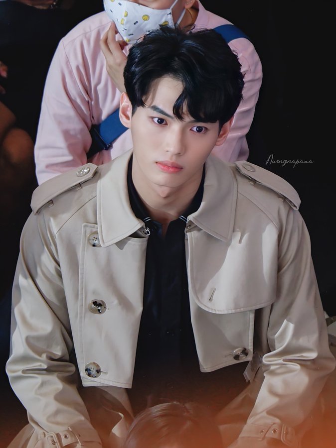 winshotss's tweet photo. cr. _wichet #LINETHPeoplesChoiceAwards https://t.co/HOozPHpvDL