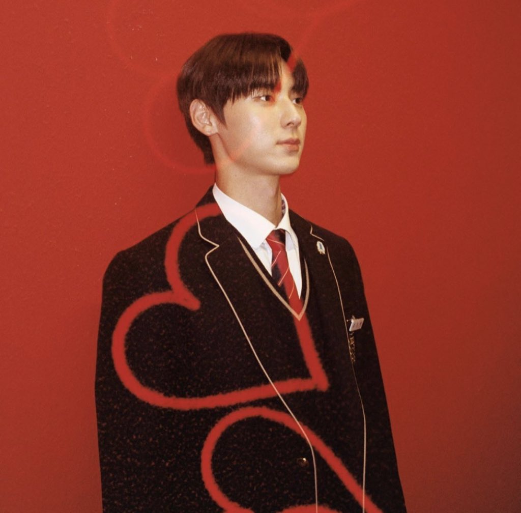 고은택 학생증 굿즈로 내줘요 믿습니돠