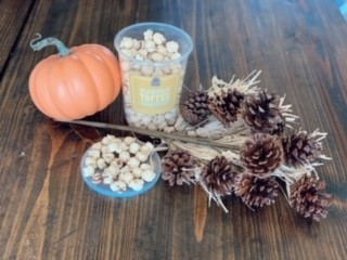 mcjakcandy's tweet photo. Our Milk Chocolate Toffee is the perfect snack for this fall weather! 🍿🍂
#mcjakcandy #toffeepopcorn #sweaterweather #firstdayoffall https://t.co/sxxVdyeaHF