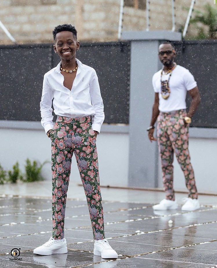 Okyeamekwame's tweet photo. It’s time to let the next generation lead. They are smarter, quicker, more energetic and open minded. The only thing we must do, is tell the the truth about where we failed and why we failed. #youthleadership 

📸: @sarboatGH 
Accessories by: @selinabeb 
Styled by: @HamidVijay https://t.co/Z8G6J1Ax4H