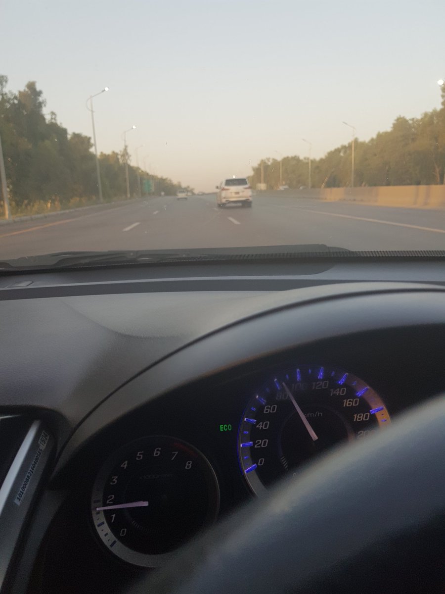 MTJ on Lexus 570 wow https://t.co/Iq9YhTGP74