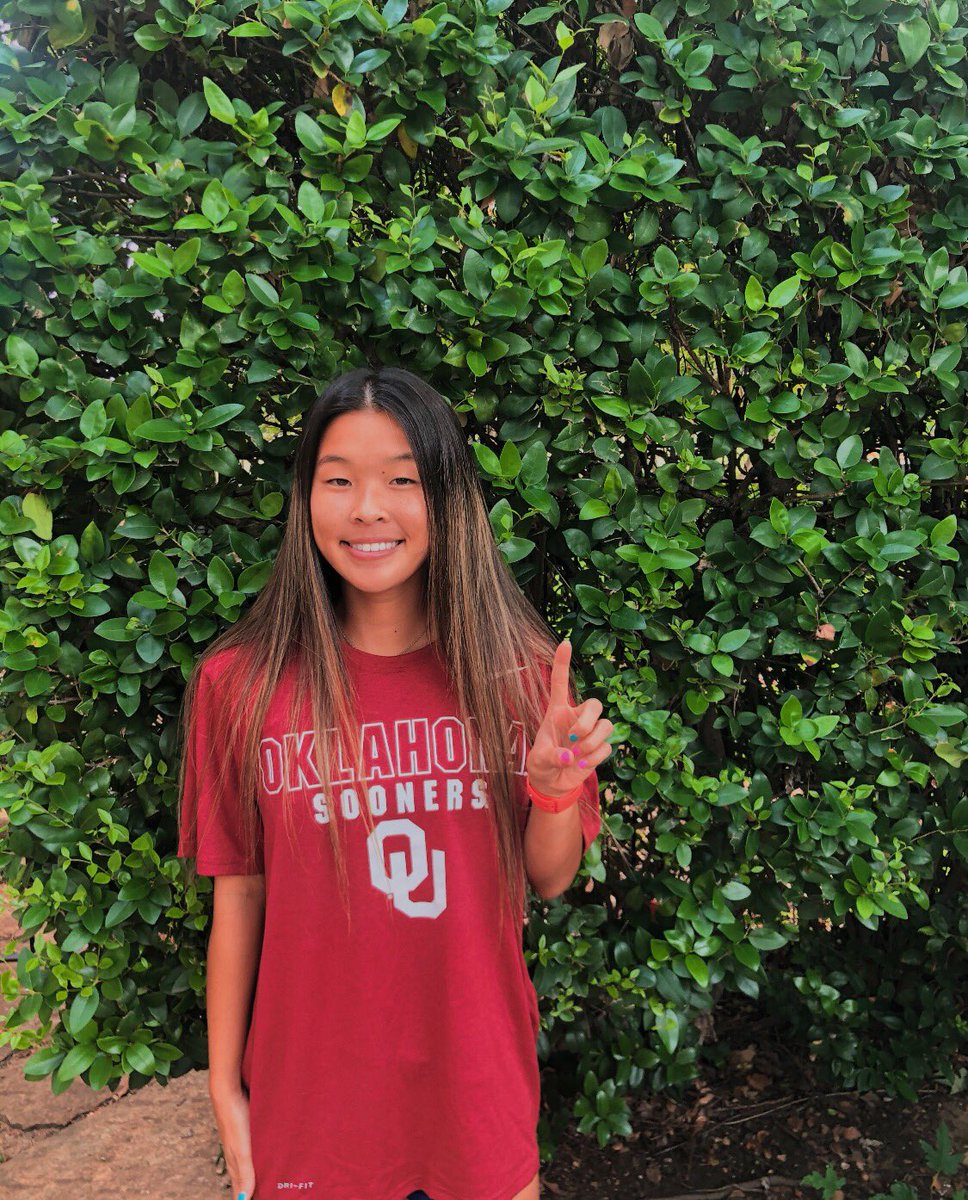 michellepak03's tweet photo. i am extremely excited and blessed to announce my verbal commitment to continue my education and play d1 soccer at The University of Oklahoma. thank you to my family, friends, and coaches who have supported me through this crazy journey. #oubound @OU_WSoccer @adamflynnAF https://t.co/zTnl2TnT8e