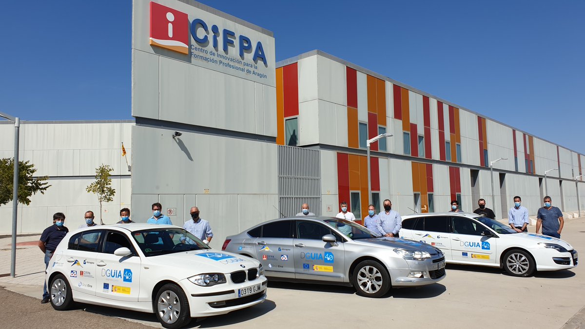 4Dguia's tweet photo. Profesores de #FP de Mantenimiento de Vehículos hoy en @cifpa_aragon con los coches del proyecto #DGUIA40 Conocen la realidad tecnológica del sector del automóvil y trasladan el modelo formativo de la empresa al aula
@GrupEinaDigital @cpifpbajoaragon @cifppicofrentes @cipdonapea https://t.co/peAL9VirXS