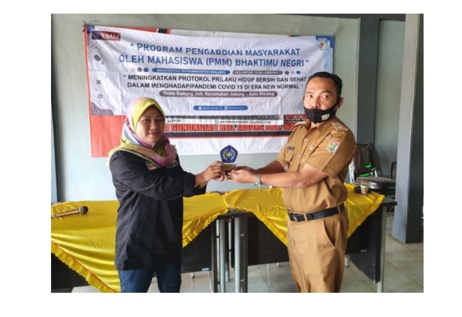 JatiPmm's tweet photo. Pada Hari ke-30 diadakan acara penutupan kegiatan, dari acara sambutan bapak
kepala desa sampai penyerahan kenang-kenangan untuk kantor desa dari kelompok
kami.
@RZLf4ris #dppmumm #fikesumm #pengabdianmasyarakat #universitasmuhammadiyahmalang #DesaGunungJati https://t.co/e5xAuGjmnc