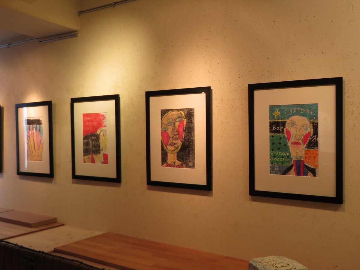 小吹隆文 歩歩琳堂画廊の Hagemaru展 絵画 独学の作家で 本能直結型 グラフィカルな作風 42歳で人生の転機があり 以後制作に没頭 56歳の時に抽象画家の小川喜一郎に見出され ホテルで個展を開催するなど徐々に注目度が上がっている T Co