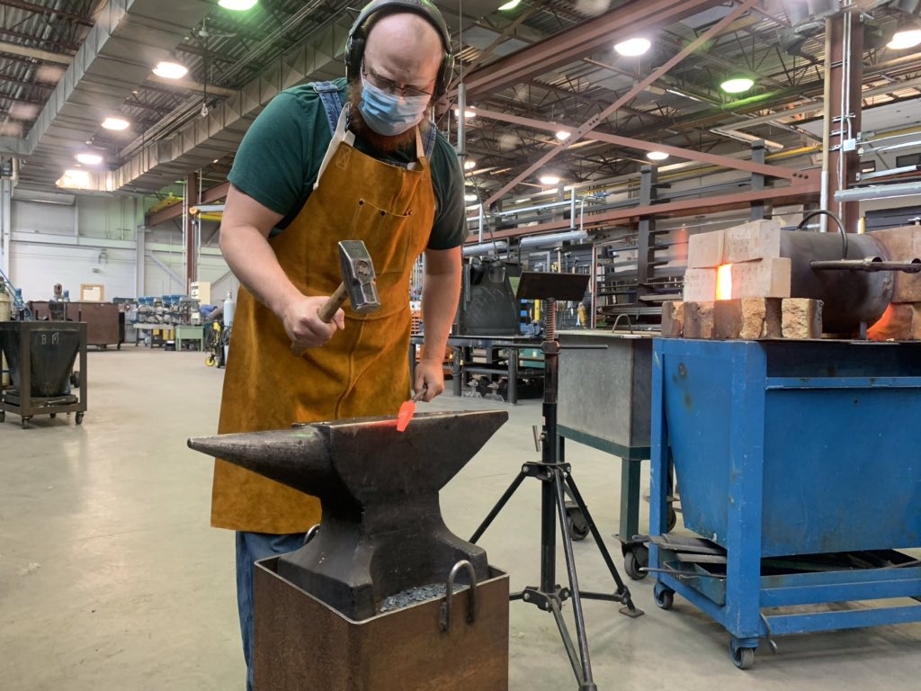 Forgearrama's tweet photo. Blacksmithing 101 looks a little different than back in March .
Since we had the space and it matched the work benches we went 12 feet apart .
@nait
https://t.co/ejYVSOJBgM
#blacksmithing #blacksmithingclasses . . #blacksmithing #blacksmithtools https://t.co/j4dZMHkLbP
