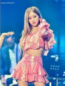 Rosé as among us characters a thread