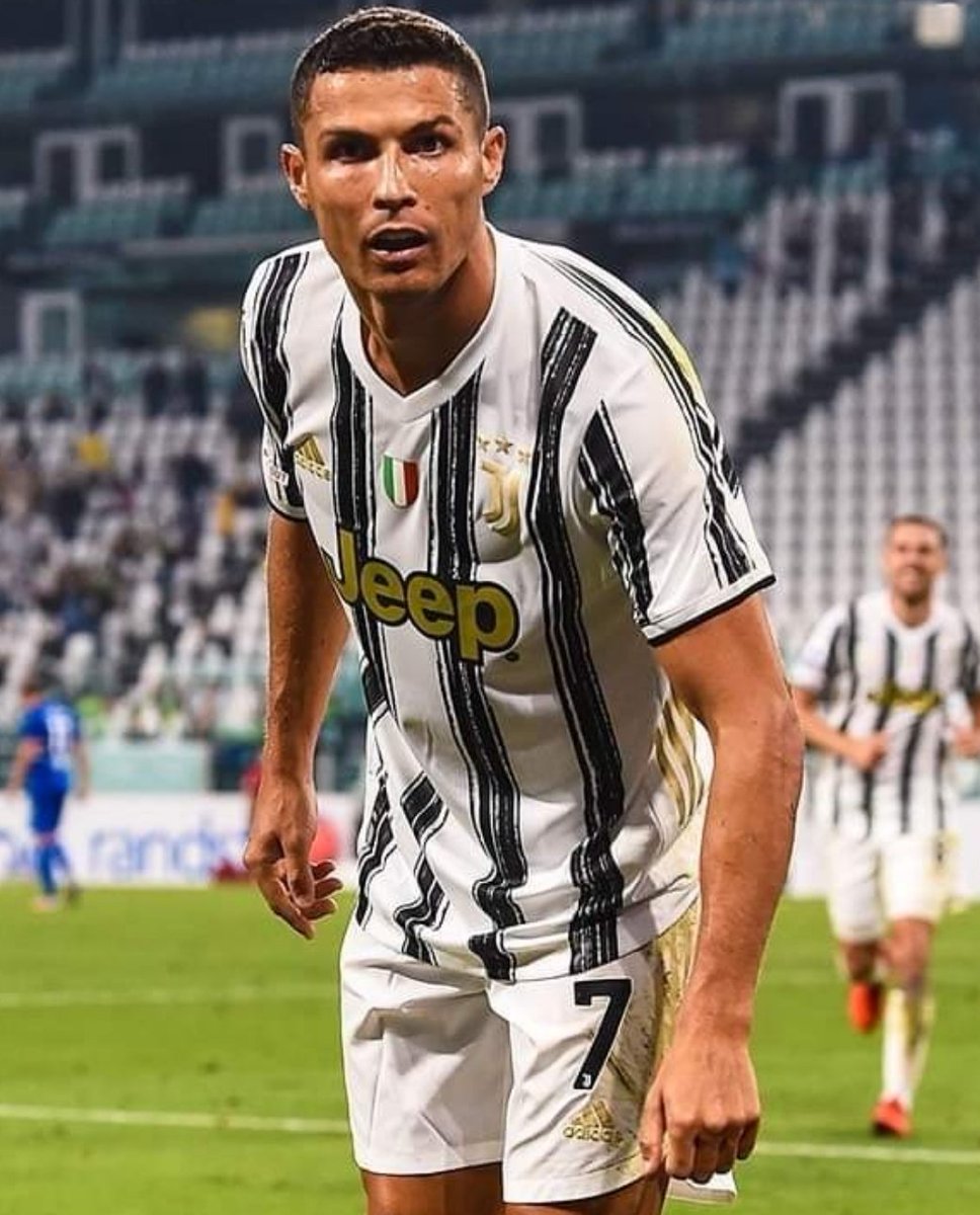 JuveSpotted's tweet photo. Sarri GDF: “Non c’è stata alcuna pressione esterna, è stata iniziativa di chi lavora all'Università di Perugia che si sono lasciati ammaliare da un personaggio del genere".

La Juventus ha solo organizzato l’esame senza fare alcuna pressione. https://t.co/Rp9m4xrXnz