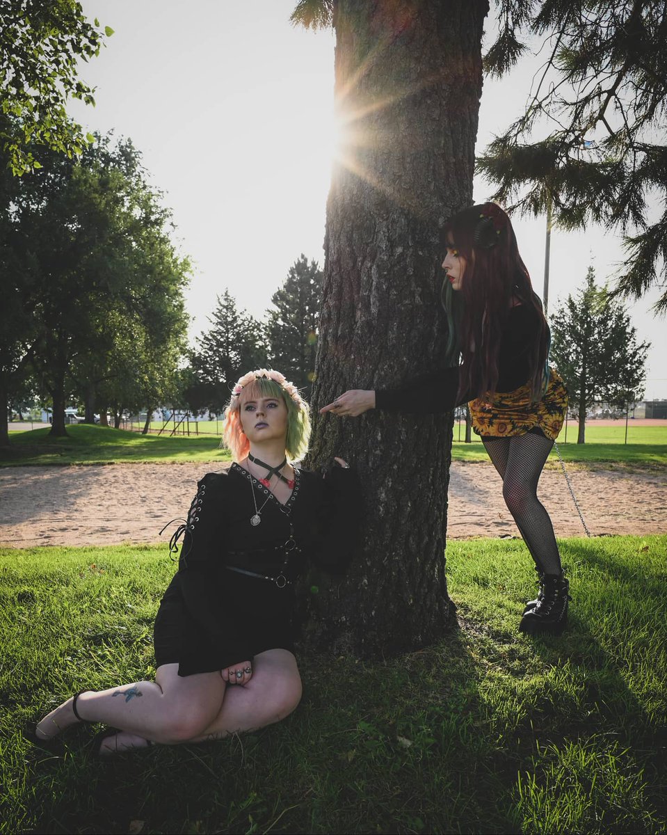 UriDPhotography's tweet photo. You are my sunshine ☀️
DM me to book your next shoot! 📸
#UriDPhotography #ForAllYourPhotoNeeds #Photography #Photographer #Photo #Photoshoot #PhotoOfTheDay #Boudior #ImagineCreateRepeat #GothGirlSummer  #Fantasy #Patreon #WitchyVibes #Persephone #Goddess #Goddesses #Temptation https://t.co/9SJRP1XzKJ
