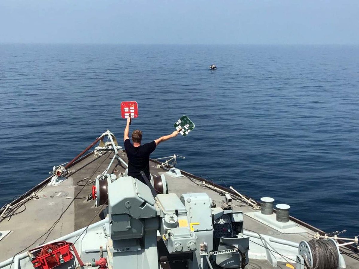 Minehunters @HMSChiddingfold and @HMSPenzance have joined #USforces and @RFACardiganBay to test their ability in the #Gulf waters off #Bahrain. 📎Find out more: ow.ly/oenU50BxJp4